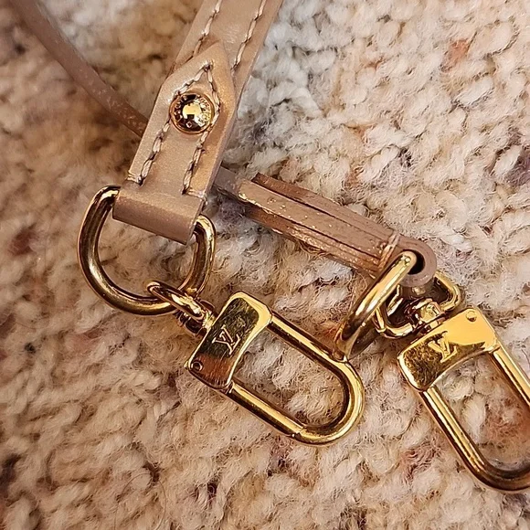 Louis Vuitton Vernis Champagne Tan Beige Patent Leather Small Gold Purse Strap - Picture 4 of 6